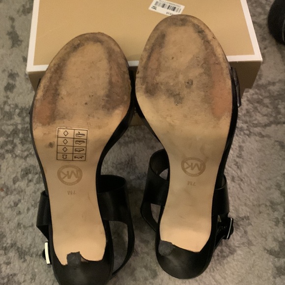 Michael Korea Claudia black leather sandal size 7 - Picture 7 of 8